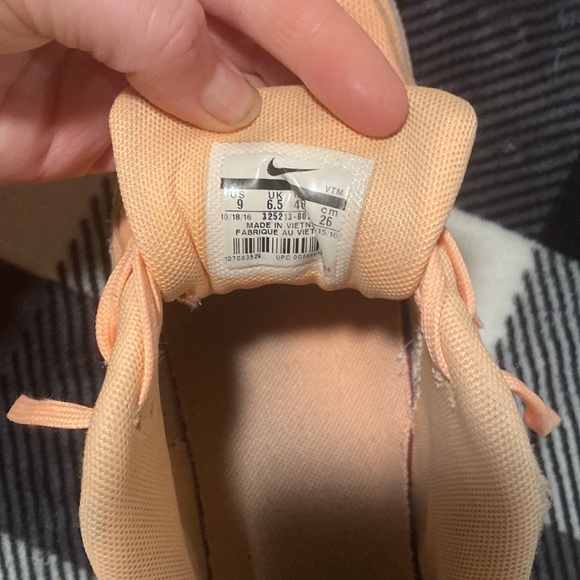 Nike sneakers - Picture 5 of 6